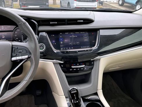 Used 2020 Cadillac XT6 Premium Luxury image 6