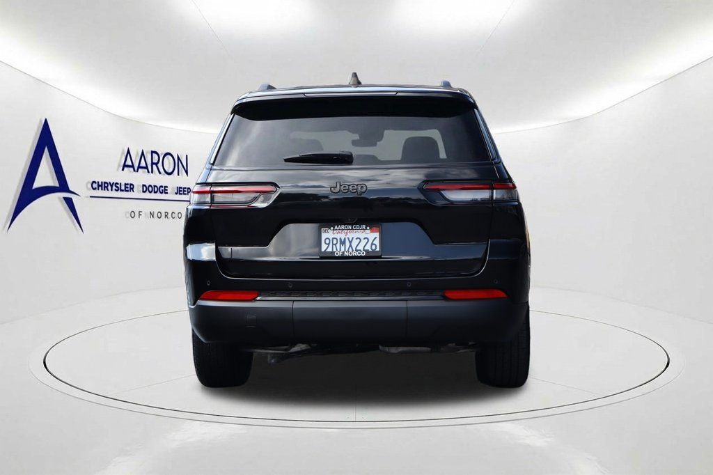 Used 2024 Jeep Grand Cherokee L Altitude RWD image 5