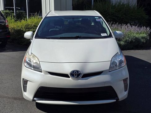 Used 2015 Toyota Prius Persona Series FWD image 2