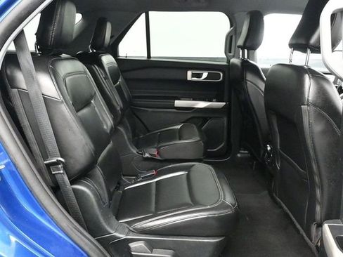 Used 2021 Ford Explorer XLT w/ Equipment Group 202A image 11