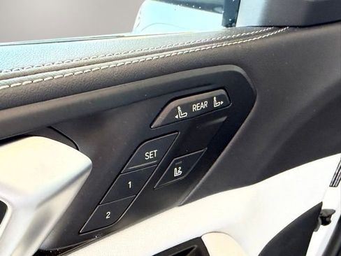 Used 2024 BMW X7 xDrive40i w/ M Sport Package image 25