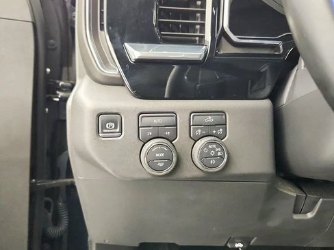 Used 2024 Chevrolet Silverado 1500 RST AWD/4WD image 19