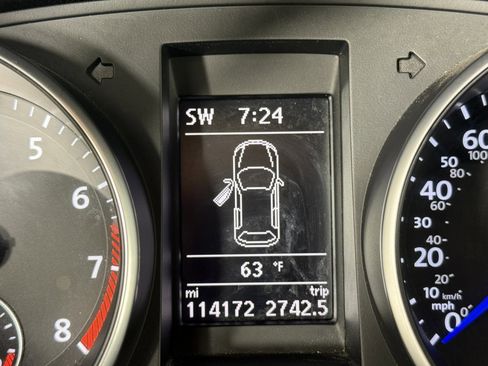 Used 2013 Volkswagen Golf R 4-Door image 18