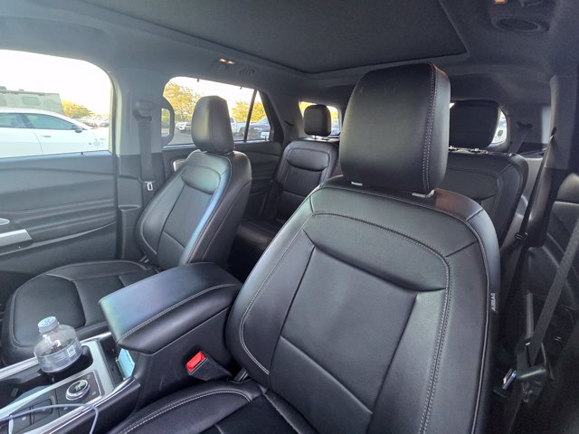 Used 2023 Ford Explorer Limited w/ Limited Technology Package AWD/4WD image 4