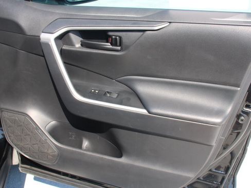 Certified 2024 Toyota RAV4 LE AWD/4WD image 18
