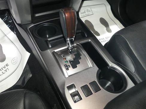 Used 2020 Toyota 4Runner Limited AWD/4WD image 39