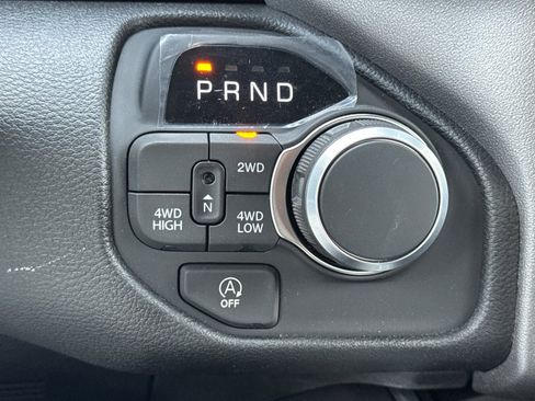 New 2026 RAM 1500 Express AWD/4WD image 19