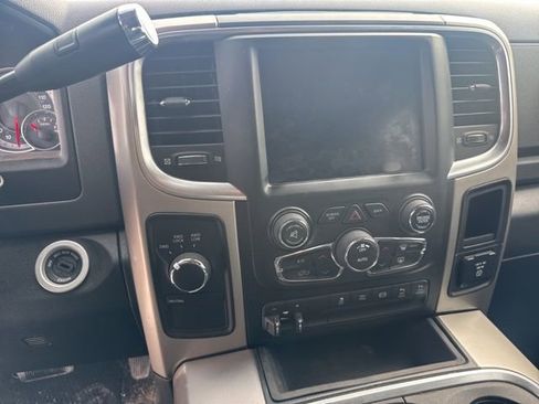 Used 2018 RAM 2500 SLT w/ Luxury Group image 6