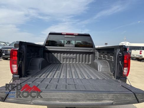 New 2026 GMC Sierra 1500 SLE w/ Preferred Package AWD/4WD image 9
