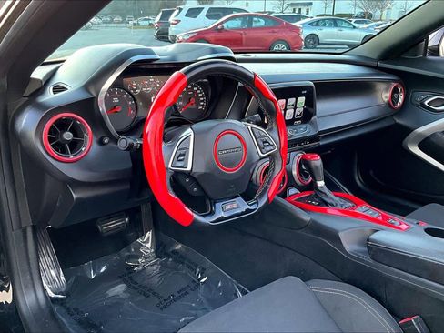Used 2018 Chevrolet Camaro SS image 15
