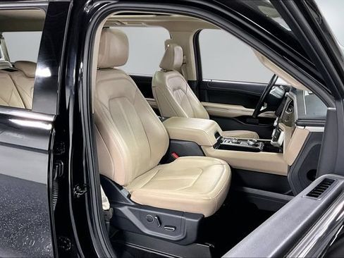 Used 2024 Ford Expedition Max Limited AWD/4WD image 29