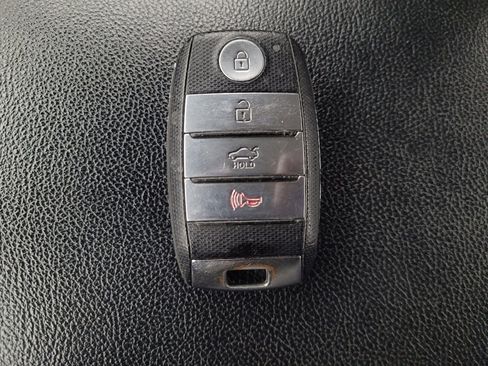 Used 2020 Kia Optima S image 32