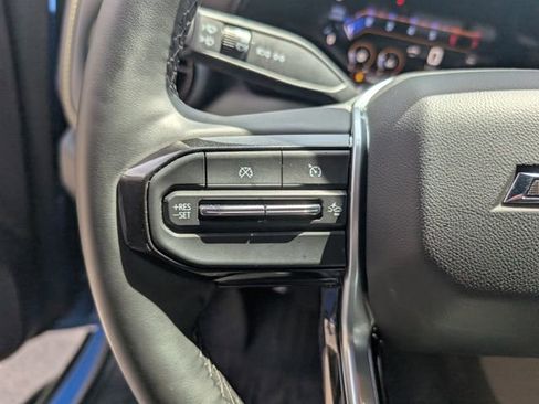 Used 2025 Chevrolet Colorado ZR2 w/ Technology Package AWD/4WD image 19