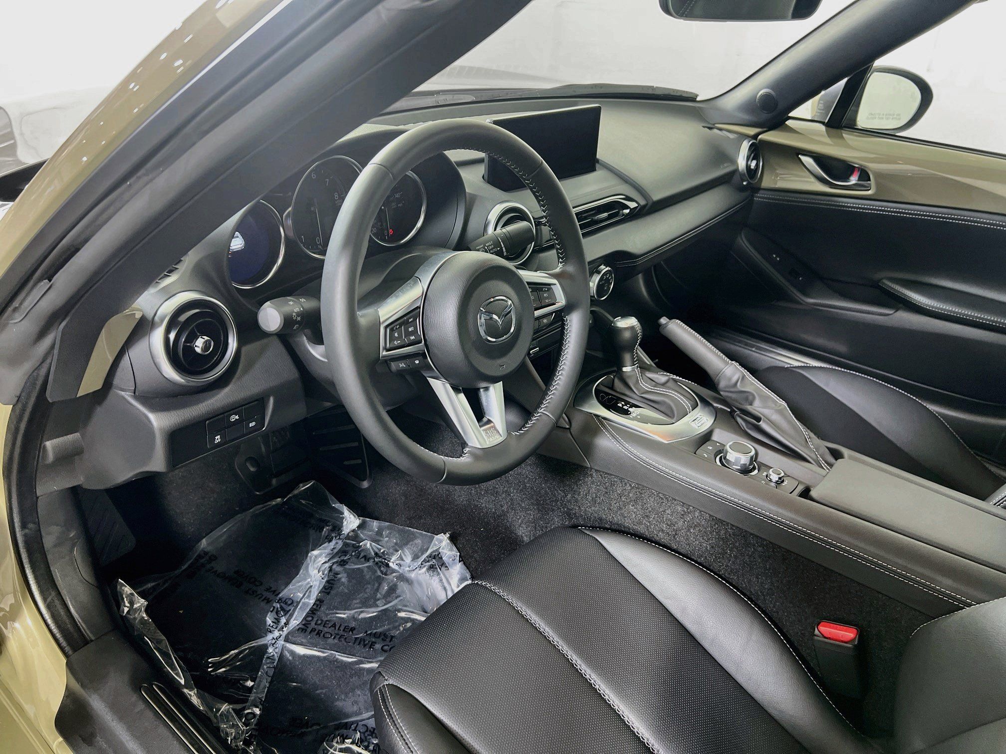 Used 2024 MAZDA MX-5 Miata RF Grand Touring RWD image 9