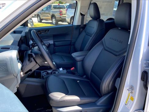 New 2026 Ford Maverick Lariat w/ Black Appearance Package image 9