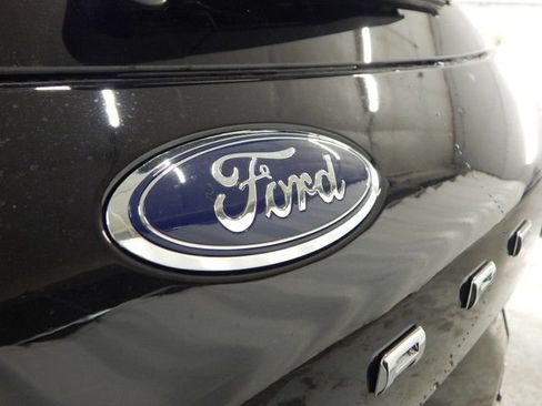New 2025 Ford Escape SE w/ PHEV Premium Package FWD image 5