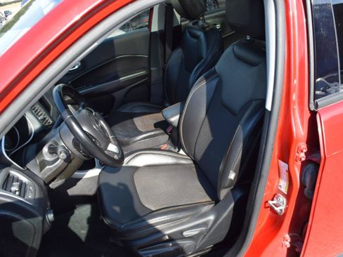 Used 2020 Jeep Compass Latitude w/ Popular Equipment Group FWD image 7