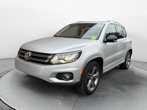 Used 2017 Volkswagen Tiguan Sport image 1