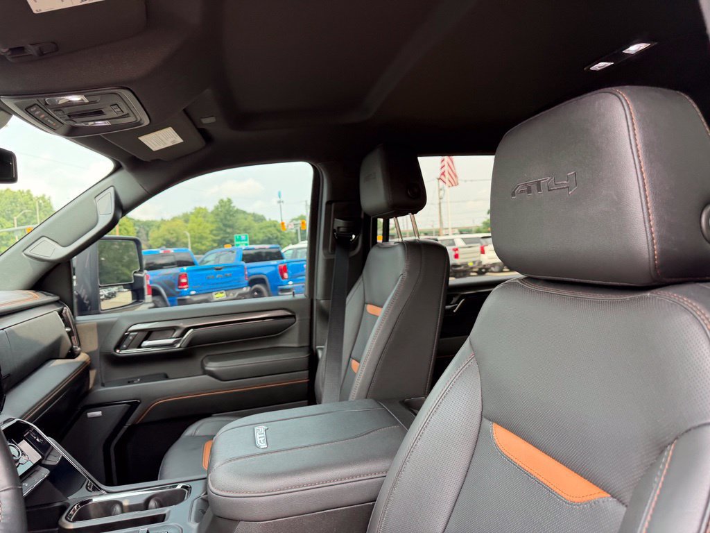 Used 2024 GMC Sierra 2500 AT4 w/ AT4 Preferred Package AWD/4WD image 16