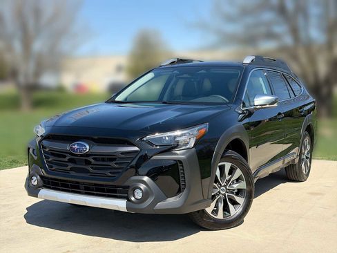 Certified 2025 Subaru Outback Touring AWD/4WD image 1