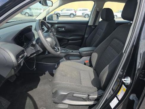 Used 2023 Honda HR-V LX image 4