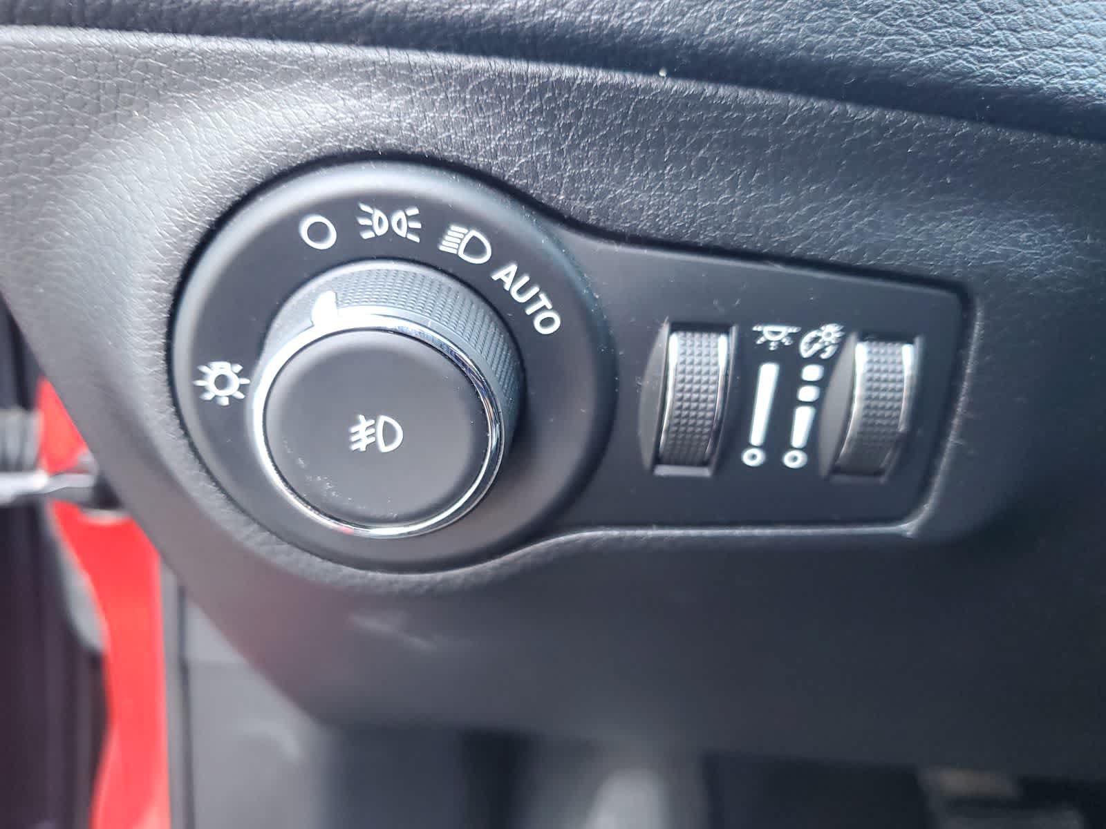 Used 2019 Jeep Compass Latitude FWD image 19