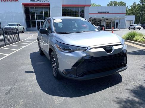 Used 2024 Toyota Corolla Cross AWD Hybrid image 2