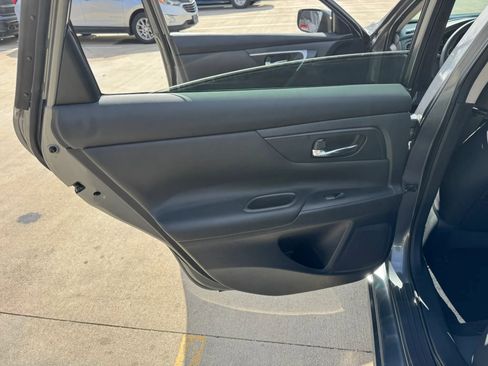 Used 2017 Nissan Altima 2.5 S w/ Power Driver Seat Package image 27