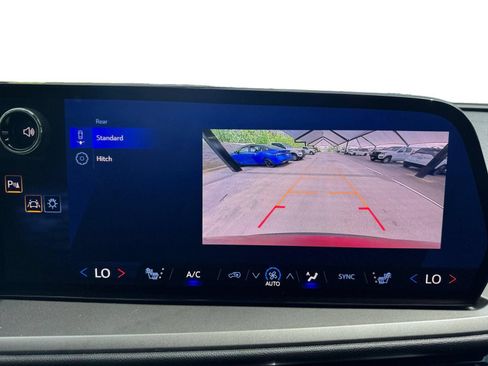 Certified 2025 Chevrolet Traverse LT w/ LPO, Floor Liner Package FWD image 27