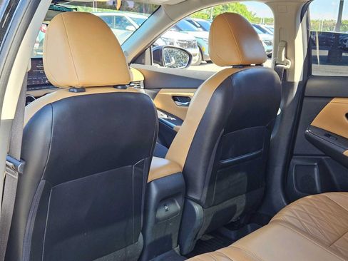 Used 2020 Nissan Sentra SV w/ SV Premium Package FWD image 16