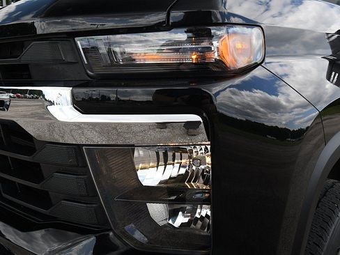 Used 2024 Chevrolet Silverado 2500 LT AWD/4WD image 28