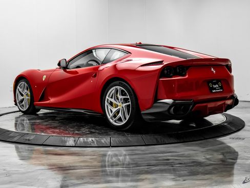 Used 2018 Ferrari 812 Superfast image 9