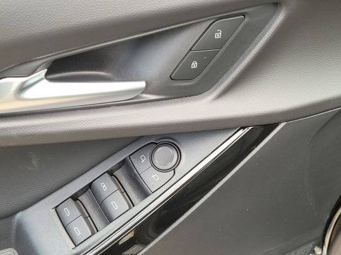 New 2026 Chevrolet Equinox LT w/ Convenience Package II image 15