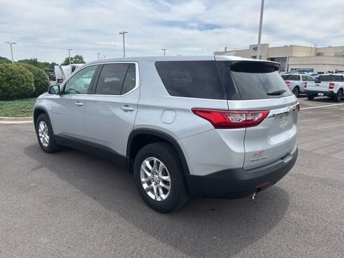 Used 2021 Chevrolet Traverse LS FWD image 4