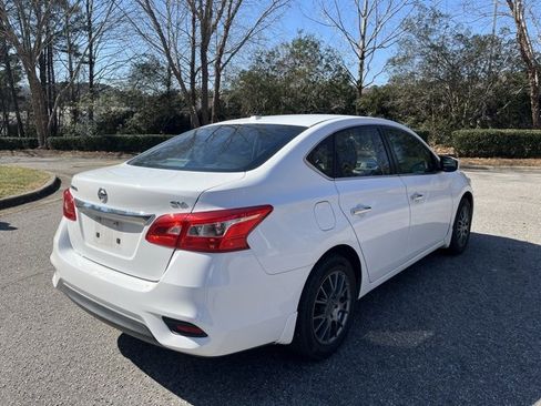 Used 2017 Nissan Sentra SV image 9
