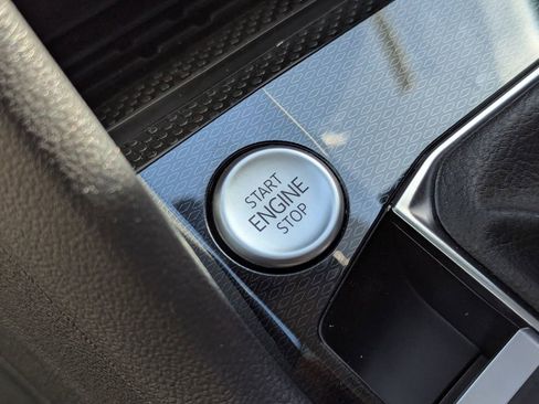 New 2026 Volkswagen Taos SE image 15