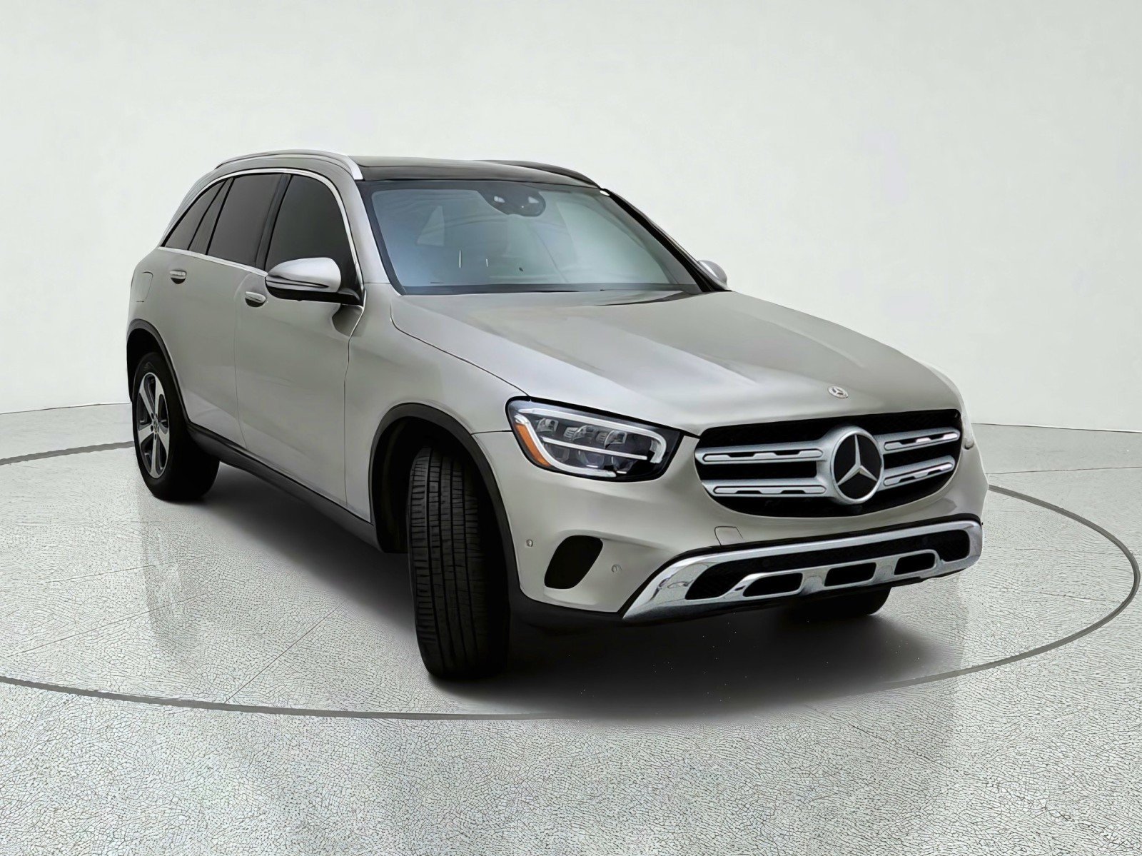 Certified 2021 Mercedes-Benz GLC 300 4MATIC w/ Driver Assistance Package image 4