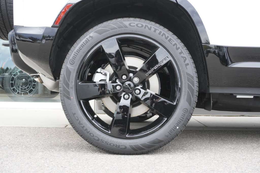 New 2026 Land Rover Defender 110 X-Dynamic SE AWD/4WD image 34