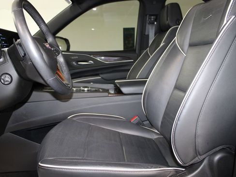 Used 2023 Cadillac Escalade Premium Luxury w/ LPO, Illumination Package RWD image 23
