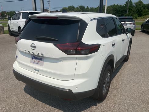 Used 2025 Nissan Rogue S FWD image 7