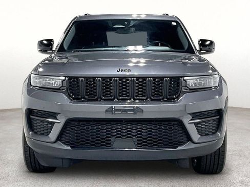 Used 2022 Jeep Grand Cherokee Altitude AWD/4WD image 4
