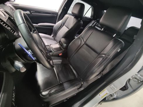 Used 2019 Chrysler 300 S w/ S Model Appearance Package RWD image 24