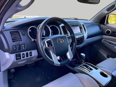 Used 2013 Toyota Tacoma 4x4 Double Cab w/ Limited Pkg image 18