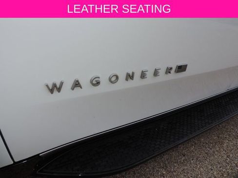 Used 2024 Jeep Wagoneer Series II w/ Flexible Seating Group RWD image 15