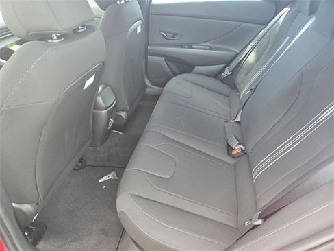New 2025 Hyundai Elantra SEL image 13