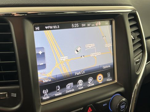 Used 2016 Jeep Grand Cherokee Limited image 30