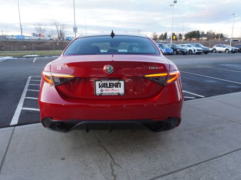 New 2025 Alfa Romeo Giulia AWD image 8