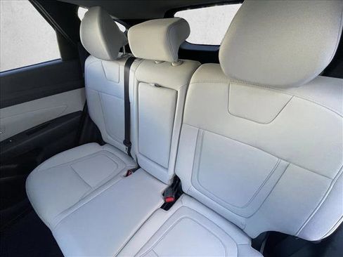 Used 2025 Hyundai Tucson SEL image 12