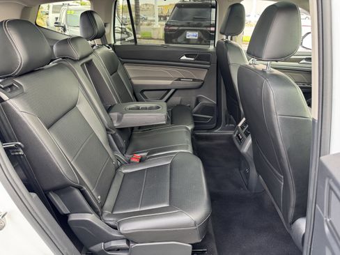 Certified 2022 Volkswagen Atlas SE w/ Panoramic Sunroof Package image 36