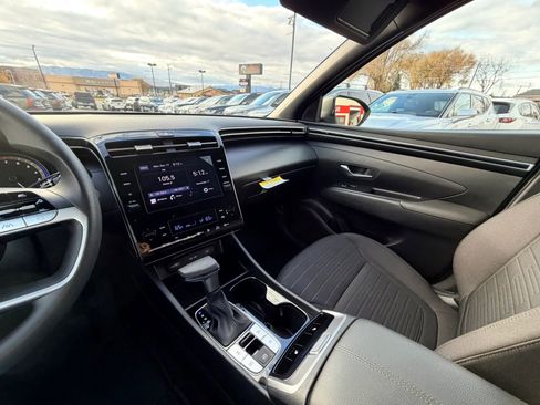 Used 2024 Hyundai Santa Cruz SEL image 19